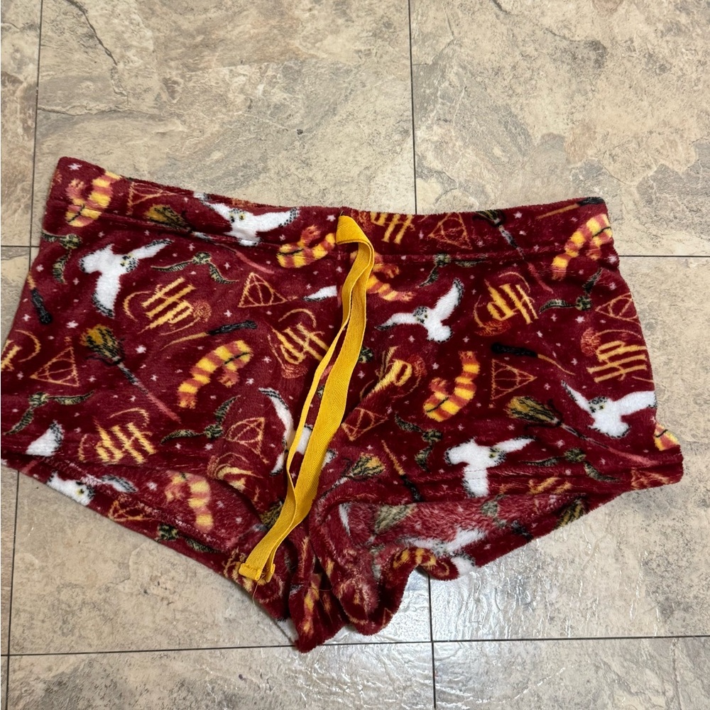 Cozy Maroon Patterned Women's Shorts